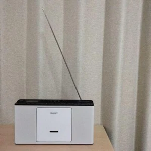 Sony ZS-E80 White CD Radio Bluetooth Wide FM AM Digital Pitch Control Home Audio - Picture 1 of 2
