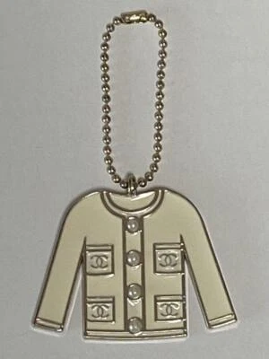 Chanel CC Gold Tone Enamel Faux Pearl Blazer Jacket VIP Gift Key Bag Charm Used - Image 1 of 3