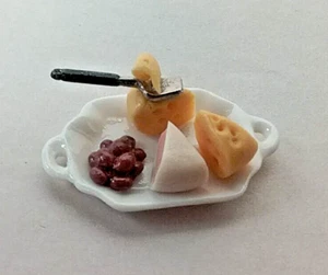 Bandeja realista de carne y queso para casa de muñecas escala 1:12 - Imagen 1 de 3