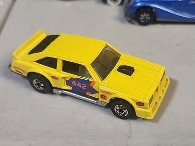 Vintage 1978 Hot Wheels Flat Out 442 Diecast Car 1:64 Yellow  - Image 1 of 4
