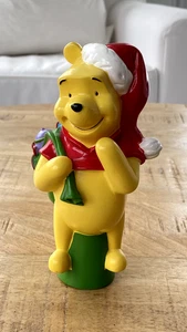 Disney Winnie Puuh Weihnachtsmann mit Tasche Spielzeug Weihnachtsbaum Topper 6" - Bild 1 von 7