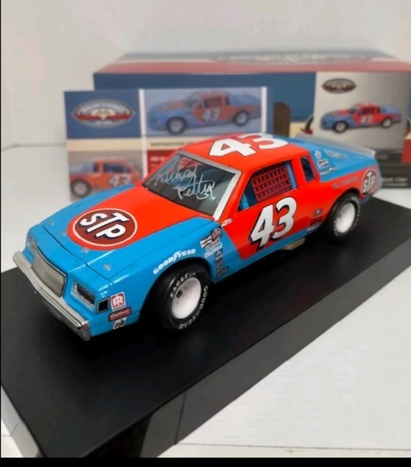 SIGNED NASCAR CLASSICS 1981 RICHARD PETTY #43 STP NORTH WILKESBORO RACE WIN 1/24 - Image 1 of 2