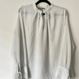 H&M Blouse Large White Long Sleeve Oversized Boyfriend Shirt Bojo Work Casual - Picture 1 of 6