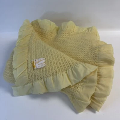Vtg Saks Fifth Avenue 100% Wool Honeycomb Blanket Satin Trim Yellow Twin - Image 1 of 4