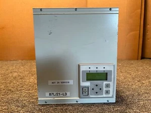 TERMINAL DE PROTECCIÓN DE LÍNEA DE AUTOMATIZACIÓN ABB 1MRK002496-AA/WH - Imagen 1 de 7