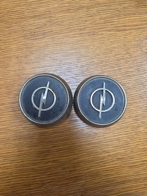 2 "OPEL" RUEDA CENTRAL BOTÓN EMBLEMA INSIGNIA ESCRITURA MOLDURA METAL GT KADETTEAUTO Foto 1 de 2