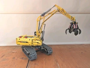 LEGO 42006 - Excavator - Technic / Model / Construction - 2013 - EUC - Picture 1 of 8