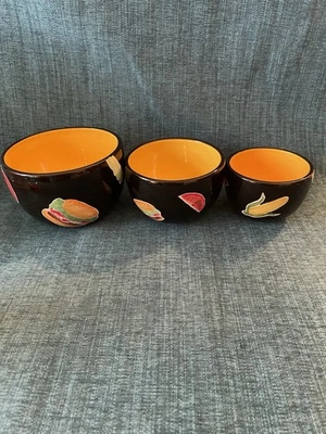 Juego de cuencos de anidación Boston Warehouse Trading Corp Foto 1 de 4