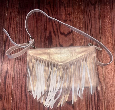 Bolso sin asas metálico de bronce con flecos Liebeskind Berlin Carol usado en excelente estado Foto 1 de 4