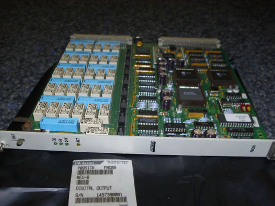 Foxboro P0951CK FBC09 REV-B Digital output - Bild 1 von 1