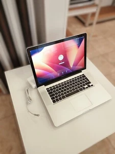 MacBook Pro 15Zoll 2010 A1286, 8Gb Ram/ 750Gb HDD, Intel Core i5, Neue Batterie - Bild 1 von 7