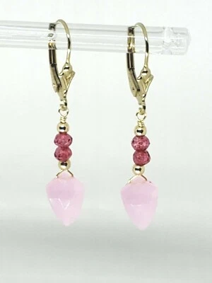 Pendientes de cuarzo briolette y rubelita de cuarzo rosa rellenos de oro amarillo de 14k Foto 1 de 3