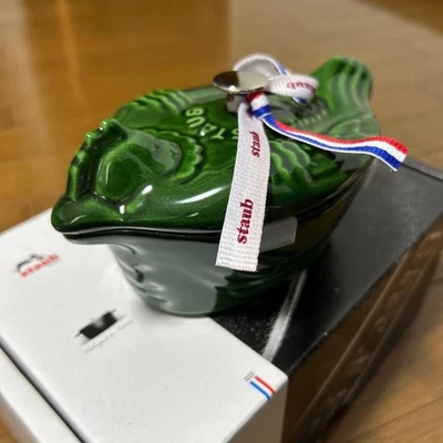 Staub kleine Hähnchen Cocotte Basilikum grün 11 cm Gusseisen Japan Limitiert Neu - Bild 1 von 4