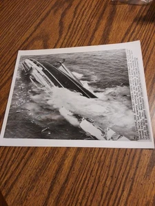 1956 Vintage Press Photo Liner Andrea Doria Goes To Bottom 8x10 - Imagen 1 de 8