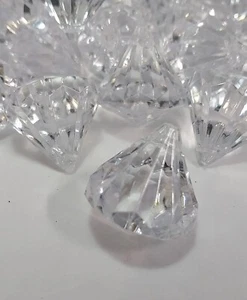 66 Stck. Diamant Edelsteine Klar Hängen Perlen Acryl Facettiert 1x1 1/8 Zoll (N) - Bild 1 von 7