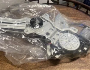 Dorman 748-502 Regolatore alzacristalli elettrico lato guida anteriore e gruppo motore Compa - Foto 1 di 5