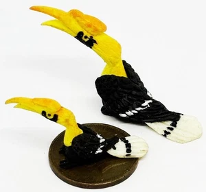 Casa de Muñecas Cálao Amarillo Pájaros Grande y Pequeño Escala 1:12 Miniatura Tumdee - Imagen 1 de 6