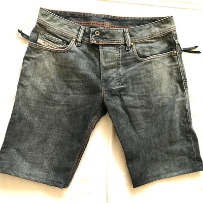 DIESEL JEANS MEN'S BERMUDA SHORTS GRAY MODEL FARCO SIZE 31'' - Image 1 of 4