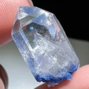 Hermoso espécimen de pulido de cristal de dumortierita azul NATURAL 10,3 quilates muy raro - Imagen 1 de 9