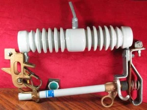 Southern States GS6615100C Corte Eléctrico Serie 66 15/27 15 Kv 100 Amp - Imagen 1 de 1