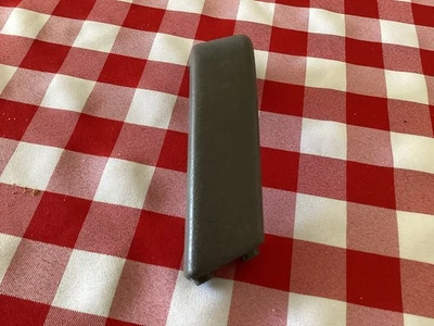 Mercury Capri 1992-1994 mango de tracción lateral del conductor con tornillos. Foto 1 de 4