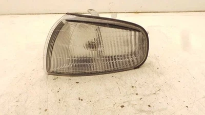 Lámpara de señal de esquina del conductor montada en el guardabarros para Toyota Camry 95-96 81620-33030 Foto 1 de 4
