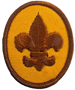 Vintage Pfadfinder BSA Rang Patch Abzeichen Fleur-De-Lis braun & gelb Bügelbild - Bild 1 von 4