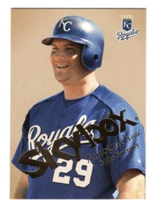 2004 Fleer Skybox Autographics Mike Sweeney #22 Kansas City Royals Baseball Card - Picture 1 of 2