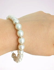 WHITE PEARLS BRACELET beaded with clip closure and spacers silver plated Italy - Picture 1 of 8