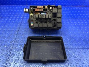 2017 2018 2019 2020 MASERATI LEVANTE OEM RELAY JUNCTION FUSE BOX 670101390 - Picture 1 of 15
