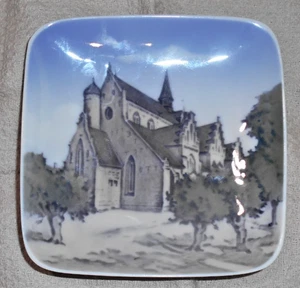 Royal Copenhagen Trinket Dish, Made in Denmark - Picture 1 of 3
