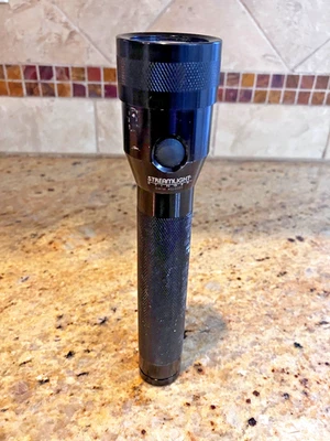 Linterna recargable Streamlight Stinger. Actualización LED, cargador de batería OEM. - Imagen 1 de 4