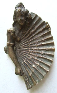 Cendrier / Vide poche en bronze Femme à l'éventail 15 x 9 cm Poids 315 grs - Imagen 1 de 8