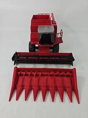 Ertl 1/24 Scale Models Massey Ferguson 8780 Combine W/2 Heads - Image 1 of 4