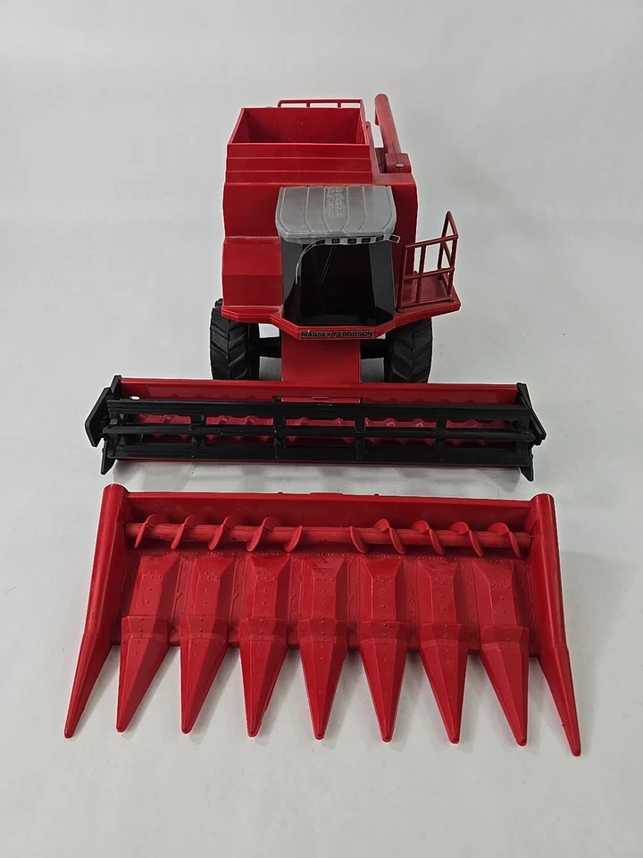 Ertl 1/24 Scale Models Massey Ferguson 8780 Combine W/2 Heads - Image 1 of 4