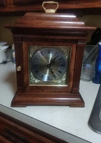 Strausbourg Manor Quartz  Bracket Mantle Clock Westminster 16 High 12Wide 8 Deep Cover