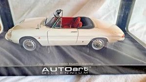 Alfa Romeo DUETTO Spider 1600 1966 1:18 AUTOART 70136 come nuovo/as new - Foto 1 di 16