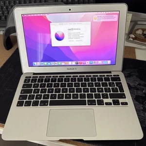 11-inch Apple Macbook Air 1.6GHz i5 4GB RAM 128GB SSD A1465 Early 2015 25403 - Picture 1 of 7