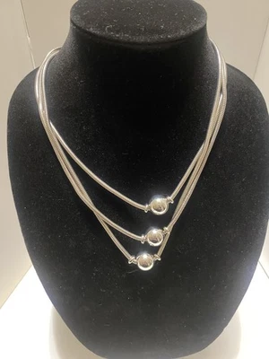 Collar de tres hilos enchapado en plata bola graduada Alfani Foto 1 de 4