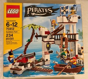 LEGO Pirates Soldiers Fort 70412 New never opened RETIRED!  damaged box