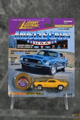 Johnny Lightning Muscle Cars USA 1970 Dodge Challenger Yellow Limited - Image 1 of 2