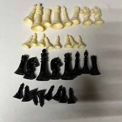 Vintage 1979 Cardinal Industries Chess Teacher Plastic Chess Pieces - Image 1 of 4