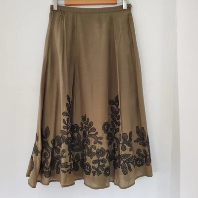 Falda Midi CHICO'S S/4 Verde Oliva RITA Seda Negra Floral Malla Bordada Boho  Foto 1 de 4