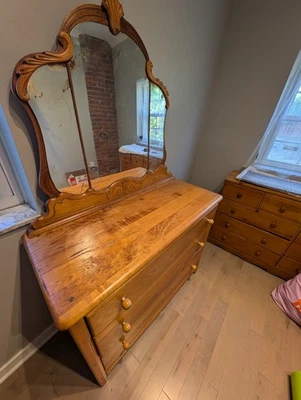 Винтажный деревянный комод - Изображение 1 из 4