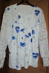 ladies pretty white blue/white floral top with lace sleeves size 2XL(20)nwot - Picture 1 of 2