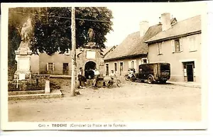 CP 19 - Corrèze - Troche - La Place et la Fontaine - Picture 1 of 2