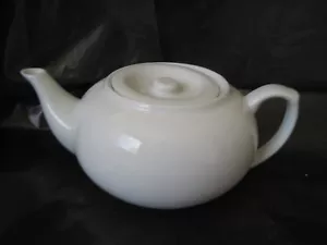 TEAPOT Sleek Contemporary Design White For everyday use - Picture 1 of 2