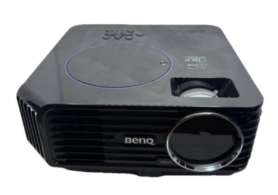 BenQ MP622c Digital Projector With Leads and Controller and Logitech Pointer - image 1 of 4