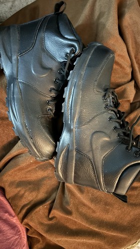 Stivali Nike Manoa Leather SE neri Gunsmoke DC8892 001 taglia 7y=w8