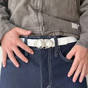Cinturón estrella blanco plateado años 2000 ajustable para ropa de calle unisex Y2K 26-34 - Imagen 1 de 15